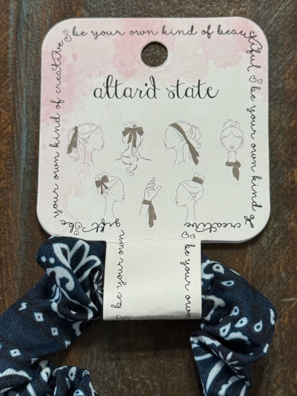 Altar'd State Bandana Scrunchie Navy & White Paisley Ponytail Holder NWT - Picture 2 of 3